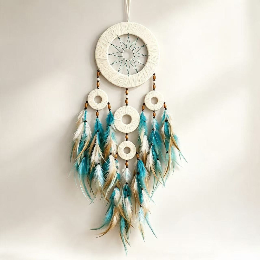 Attrape-rêves Olivenorma en cerceaux tissés, plumes colorées et perles de bois, tissé à la main, symbole de la nature - Blanc - image 3