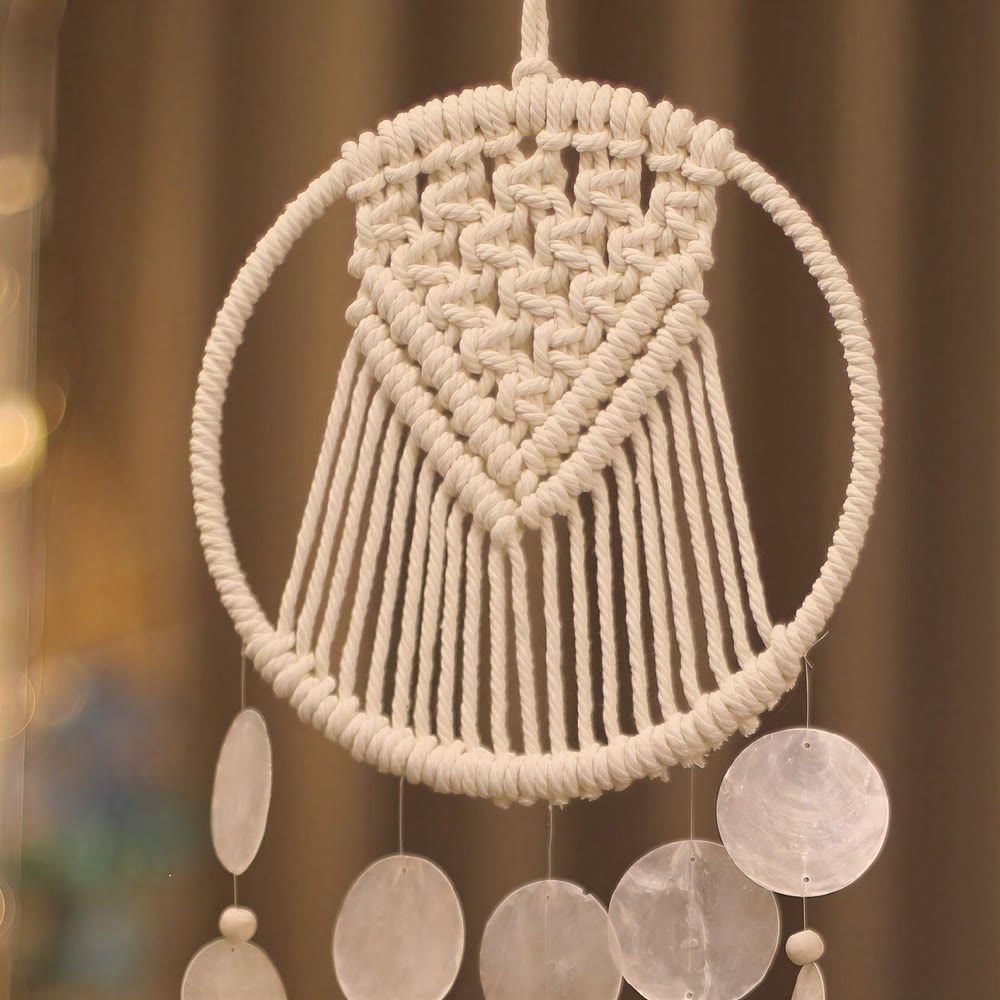 Attrape-rêves Olivenorma en macramé de coquillages, avec cercles en fer et ficelles en coton - image 3