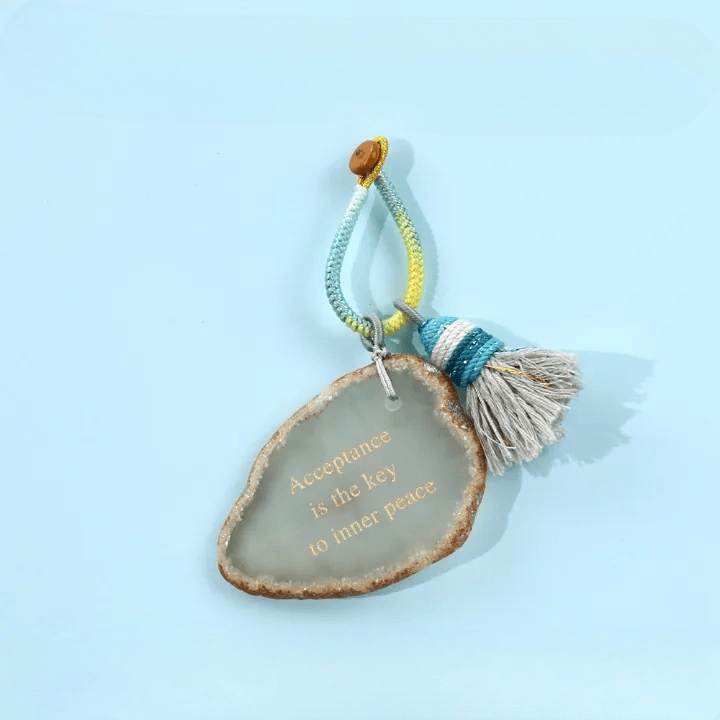 Porte-clés Olivenorma en agate naturelle gravée d'une tranche d'agate inspirante avec pompon et affirmation positive - B - image 4