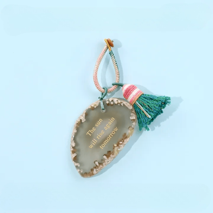 Porte-clés Olivenorma en agate naturelle gravée d'une tranche d'agate inspirante avec pompon et affirmation positive - C - image 5