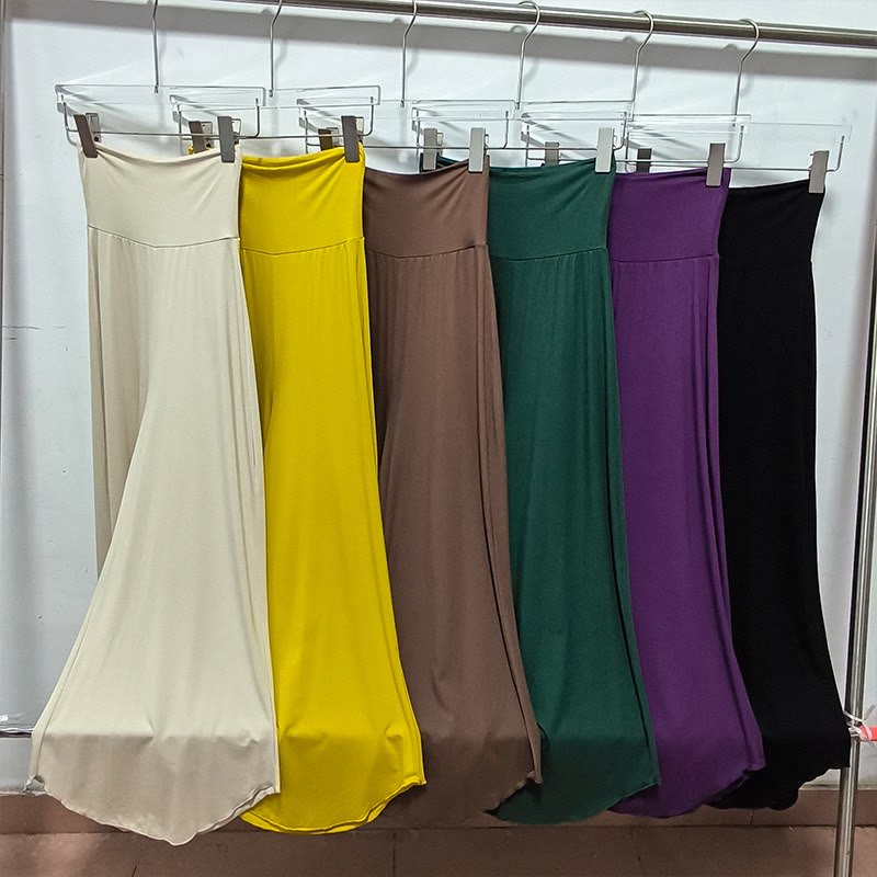 Pantalon de yoga court taille haute Olivenorma, couleur unie et extensible, idéal pour le sport et la détente. Coupe évasée. - image 14