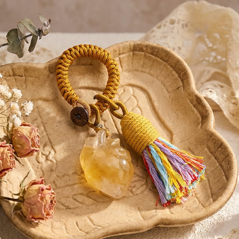 Porte-clés Olivenorma en cristal naturel, forme de cœur anatomique, pompon tissé à la main, symbole d'affection et de bénédiction - Jade jaune - image 15