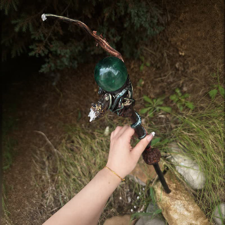 Baguette de cristal Olivenorma en fluorite verte, motif serpent, symbole de protection - image 2