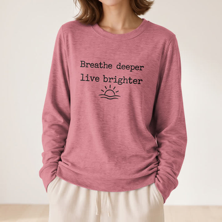 T-shirt à manches longues pour femme Olivenorma en mélange de coton doux avec imprimé de la citation « Respirez plus profondément ». - image 11