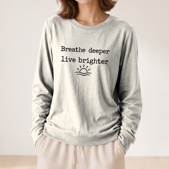 T-shirt à manches longues pour femme Olivenorma en mélange de coton doux avec imprimé de la citation « Respirez plus profondément ». - image 14