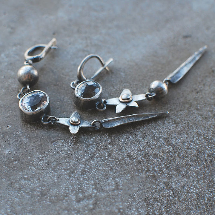 Boucles d'oreilles pendantes géométriques longues en strass Olivenorma - image 3