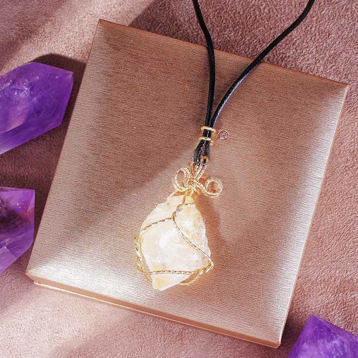 Collier pendentif fait main en cristal naturel brut Olivenorma 