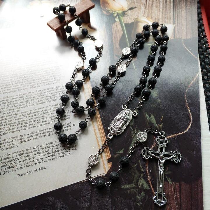 Collier chapelet avec pendentif en pierre de lave et croix catholique Olivenorma 