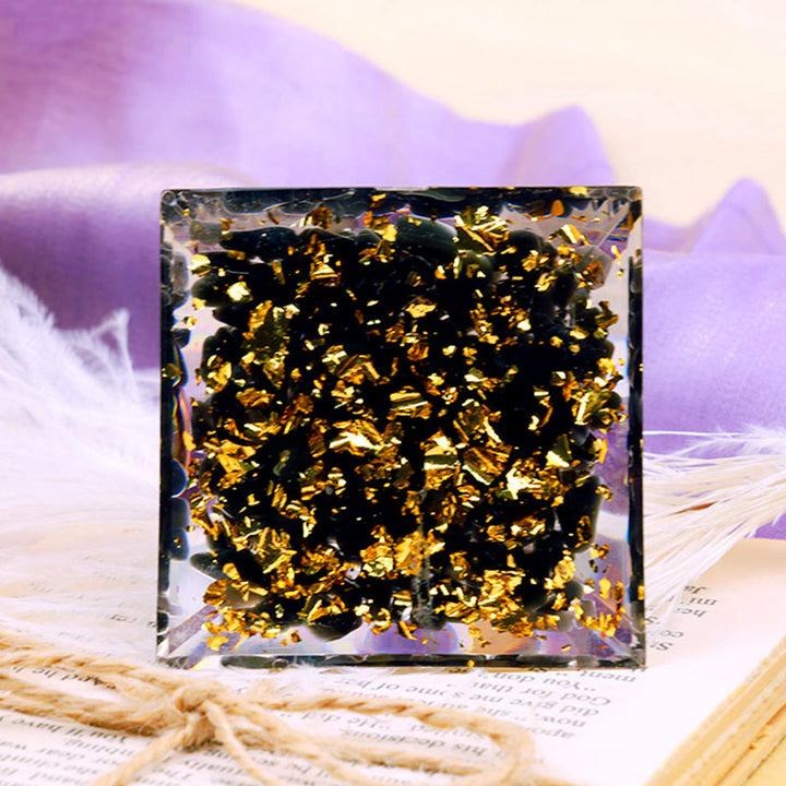 Sphère d'améthyste Olivenorma avec pyramide d'orgone du zodiaque Vierge en obsidienne