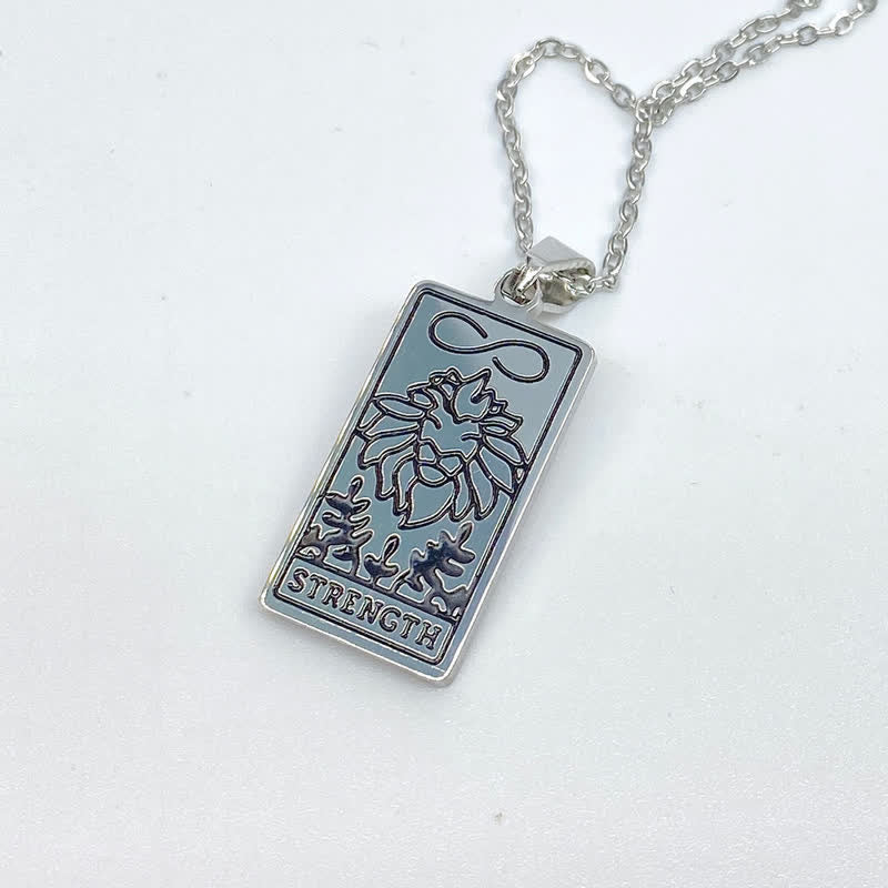 Collier porte-bonheur vintage avec carte de tarot Olivenorma