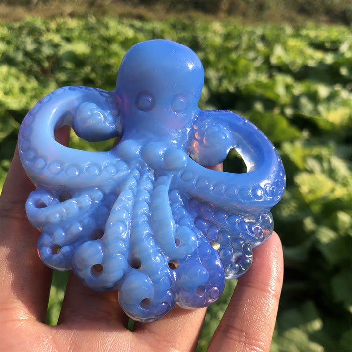 Décoration en pierre précieuse de pieuvre en opalite bleue naturelle Olivenorma 