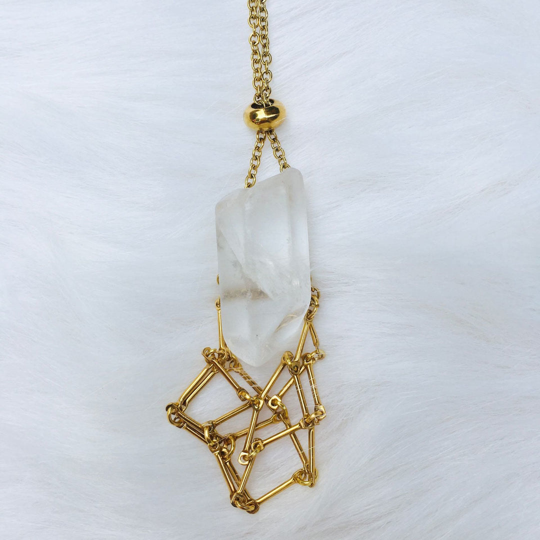 Collier avec pendentif en pierre brute et maille métallique en cristal Olivenorma 