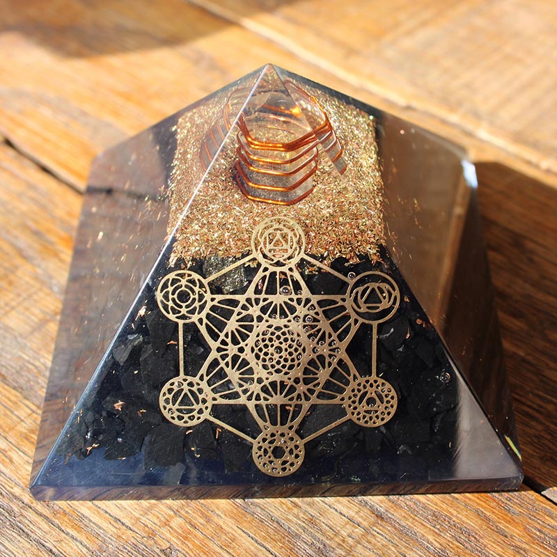 Pyramide d'orgone protectrice en tourmaline noire Olivenorma
