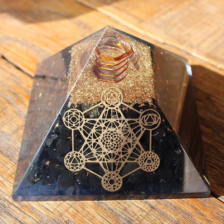 Pyramide d'orgone protectrice en tourmaline noire Olivenorma