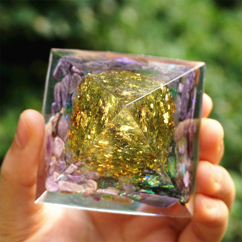 Pyramide d'orgone Olivenorma Arbre de l'Harmonie-Charoïte et Péridot - image 5
