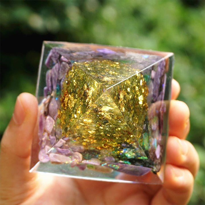 Pyramide d'orgone Olivenorma Arbre de l'Harmonie-Charoïte et Péridot - image 5