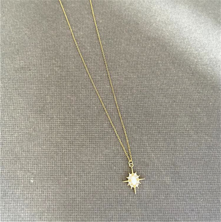 Collier étoile délicate Northstar en zircon blanc opale Olivenorma