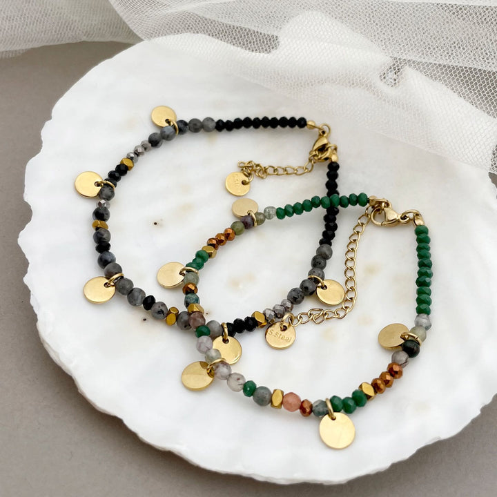 Bracelet à breloques en forme de disque en titane avec perles en pierre naturelle Olivenorma