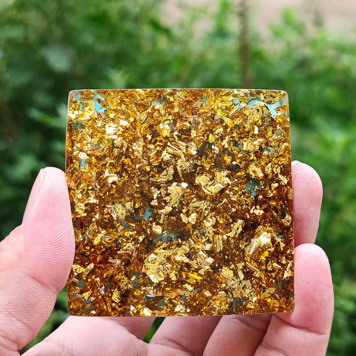 Pyramide d'orgone en turquoise avec boule d'améthyste Olivenorma