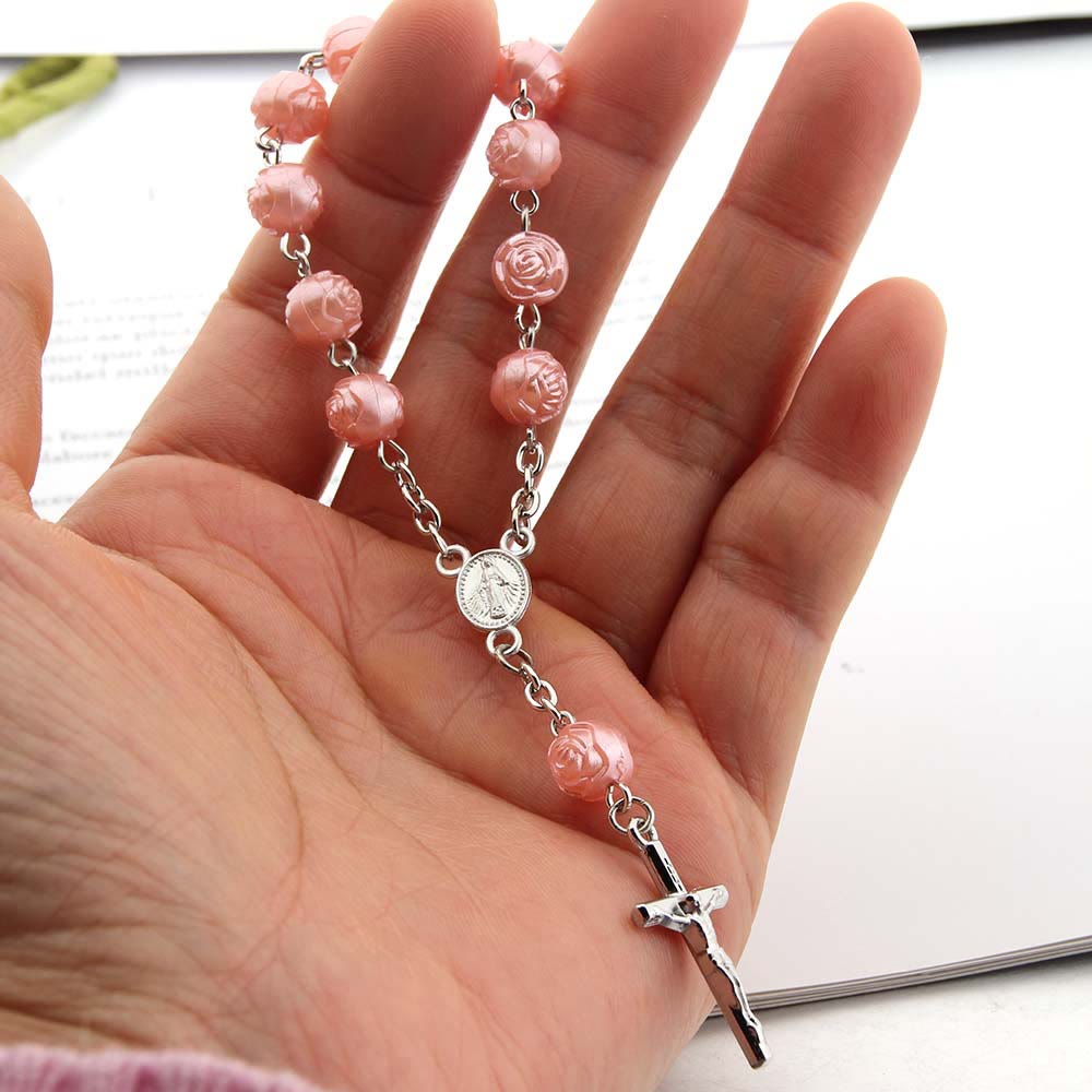 Bracelet en perles et croix en forme de cœur Olivenorma