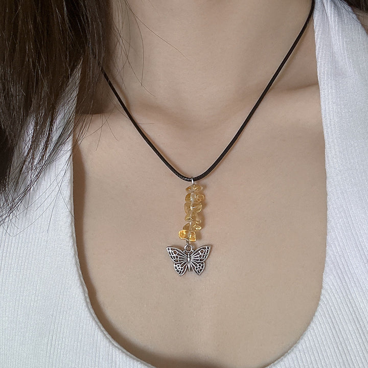 Collier en cuir et fil ciré avec pompon papillon en pierre naturelle Olivenorma