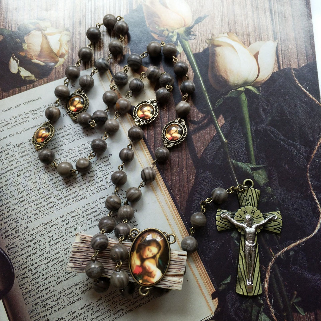 Collier chapelet en bois noir Olivenorma avec croix et médaille sacrée