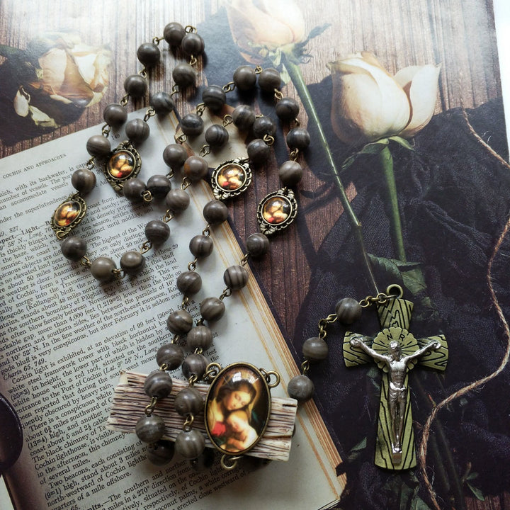 Collier chapelet en bois noir Olivenorma avec croix et médaille sacrée