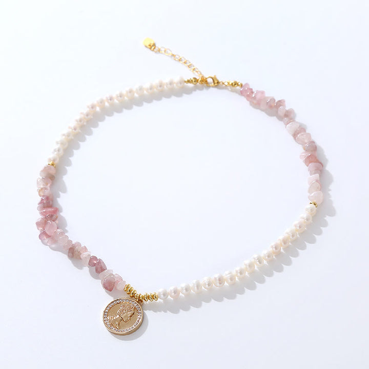 Collier pendentif en feuille de métal avec perle de quartz fraise irrégulière Olivenorma