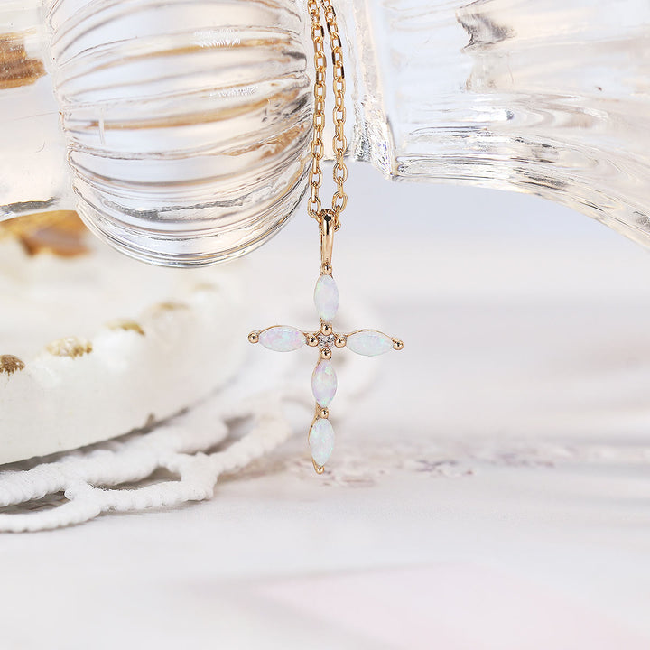 Collier pendentif croix en pierre de lune artificielle en opale Olivenorma
