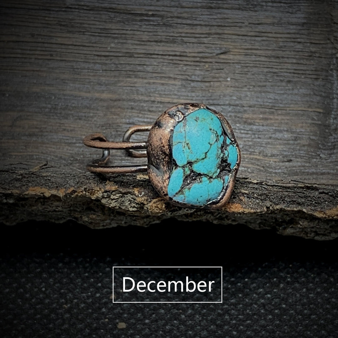 Bague ajustable en pierre brute irrégulière naturelle Olivenorma avec douze pierres de naissance