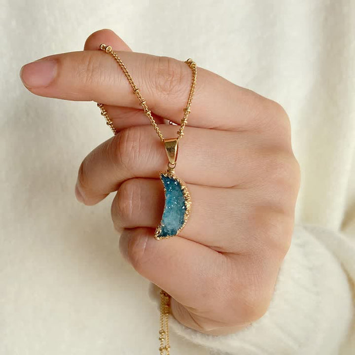 Collier croissant de lune en cristal naturel Olivenorma