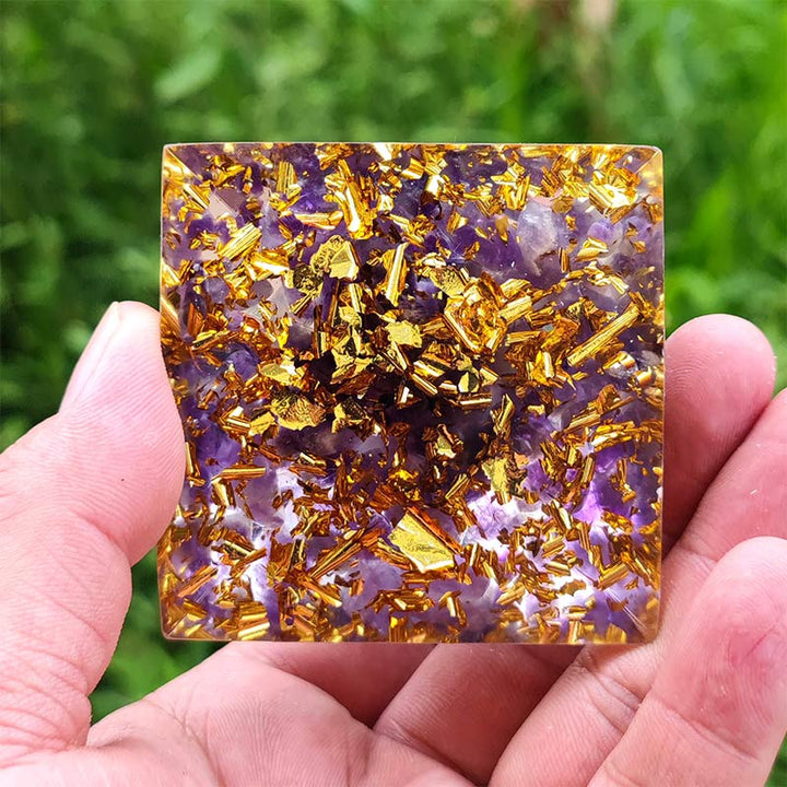 Pyramide d'orgone du zodiaque Verseau en améthyste Olivenorma