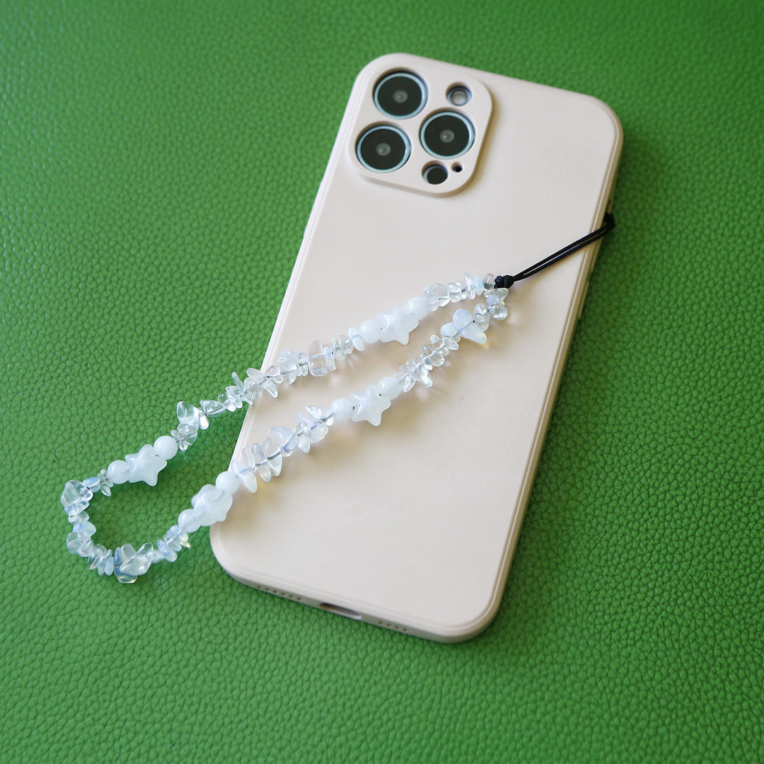 Sangle de téléphone en perles de pierre concassée faites à la main Olivenorma avec pentagramme