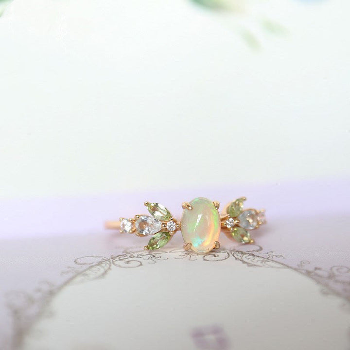 Bague en or avec feuille d'opale délicate et zircone Olivenorma