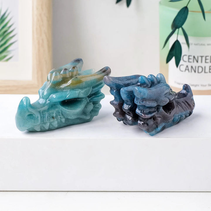 Décoration en pierre précieuse sculptée en forme de tête de dragon en apatite bleue Olivenorma