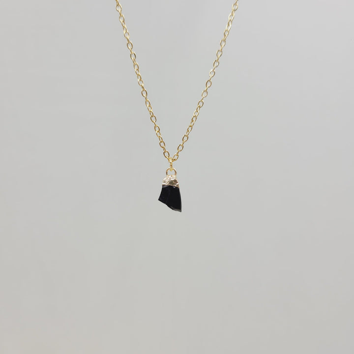 Collier en pierre précieuse brute irrégulière en cristal Olivenorma