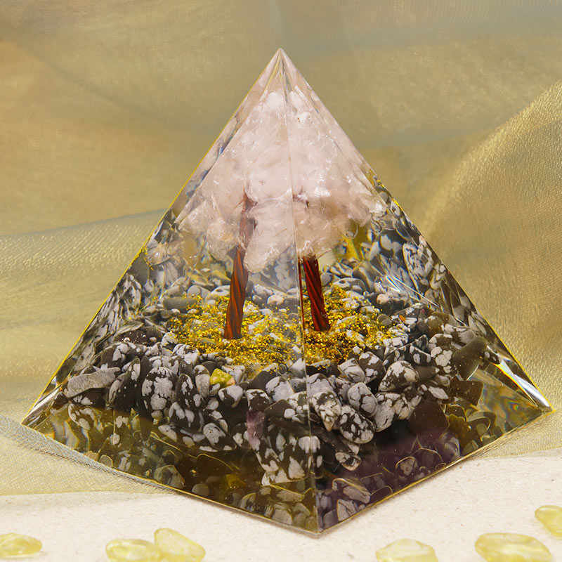 Pyramide d'orgone en quartz rose Olivenorma avec obsidienne flocon de neige
