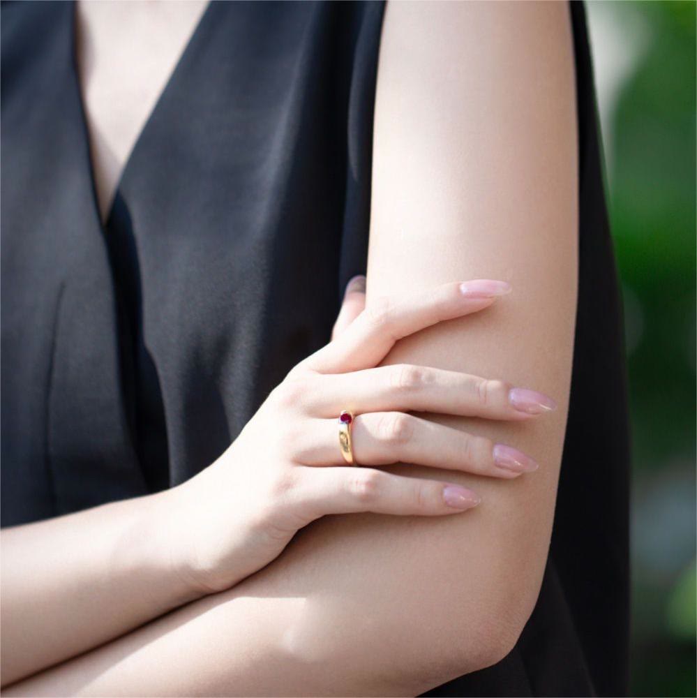 Bague de luxe minimaliste plaquée ou avec grenat Olivenorma 