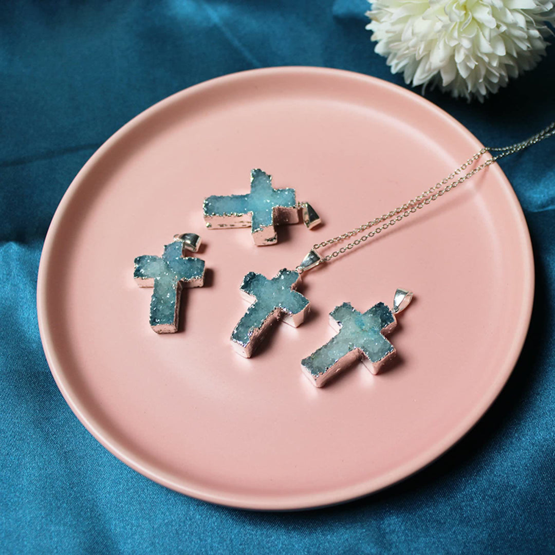 Collier en cristal naturel Reiki avec croix « Cœur guérisseur » Olivenorma 