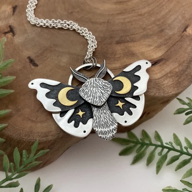 Collier vintage Olivenorma Bohemia en argent avec papillon de nuit