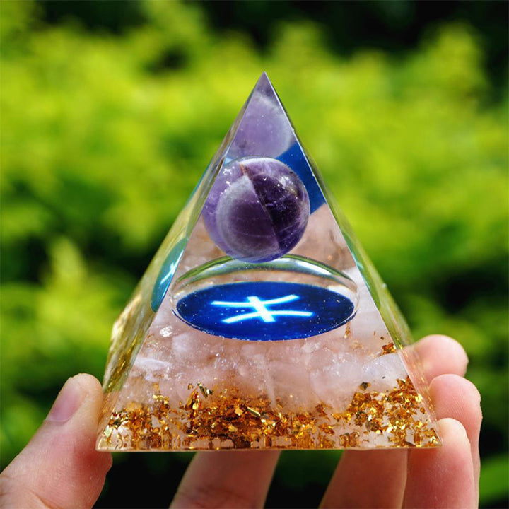 Pyramide d'orgone Poissons en améthyste Olivenorma avec quartz rose