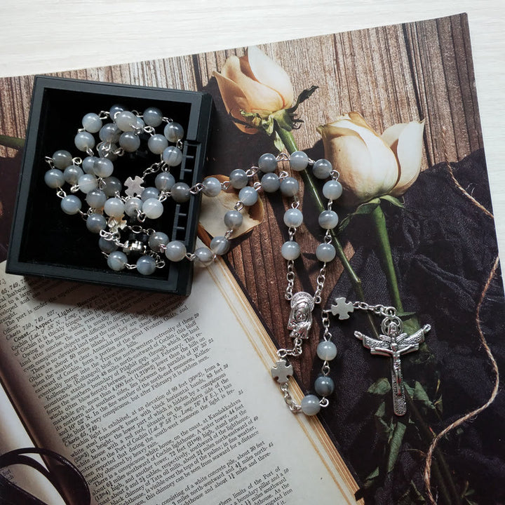 Collier chapelet en pierre de lune grise avec croix de Jésus Olivenorma - image 1