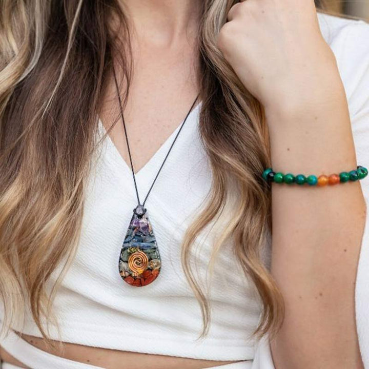 Collier d'orgone de guérison arc-en-ciel des chakras Olivenorma 