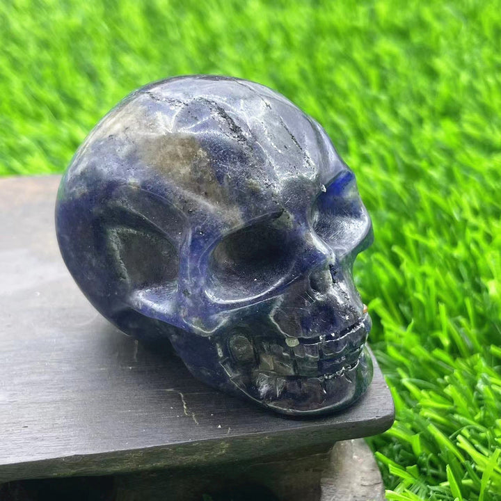 Décoration en pierre précieuse de crâne en cristal naturel sculpté Olivenorma de 5 cm 