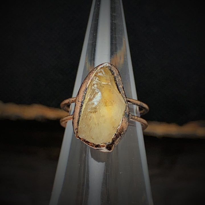 Bague ajustable en pierre brute irrégulière naturelle Olivenorma avec douze pierres de naissance
