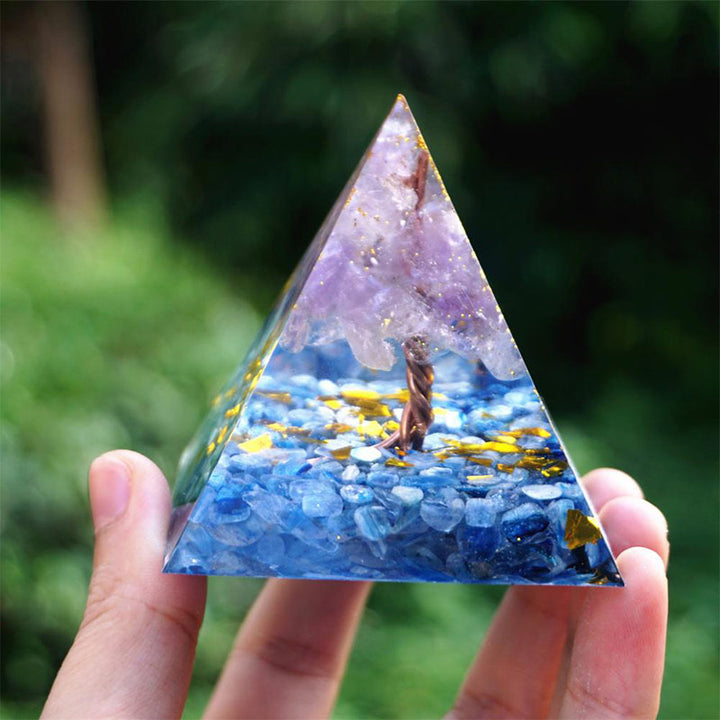 Pyramide d'orgone d'arbre de vie en améthyste cyanite Olivenorma