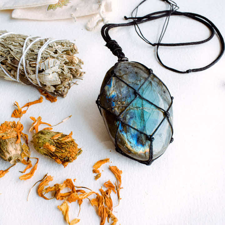 Collier en labradorite avec cœur de dragon Olivenorma 