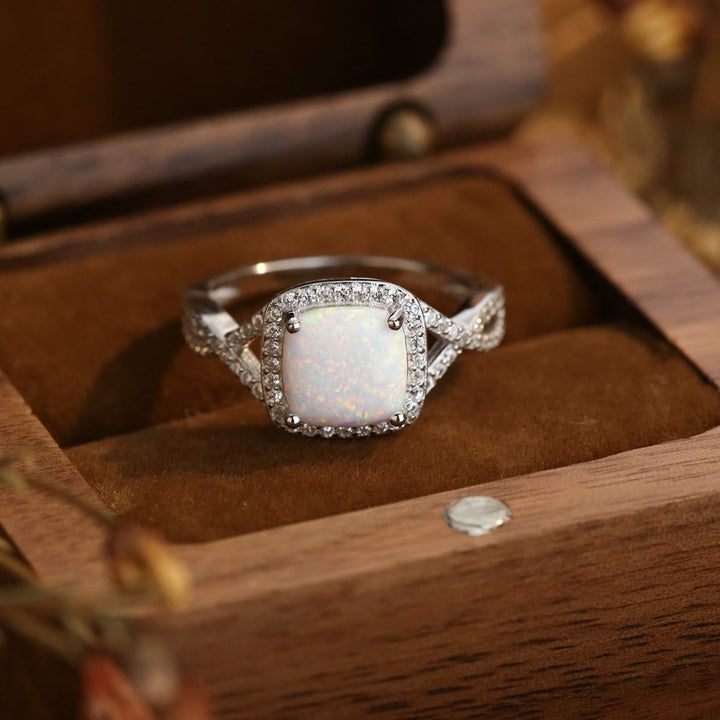 Bague Olivenorma en zircone blanche opale carrée de grande taille