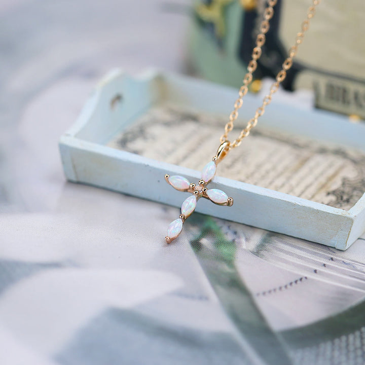 Collier pendentif croix en pierre de lune artificielle en opale Olivenorma