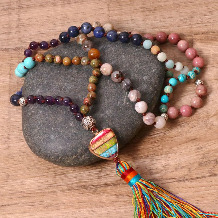 Collier Mala avec pendentif en forme de triangle chakra en pierres naturelles magnifiques Olivenorma
